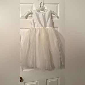 Flower girl or Easter dress. Ivory. Size 4.
